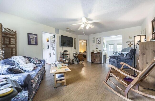 Building Photo - 233 Katelyn Cir