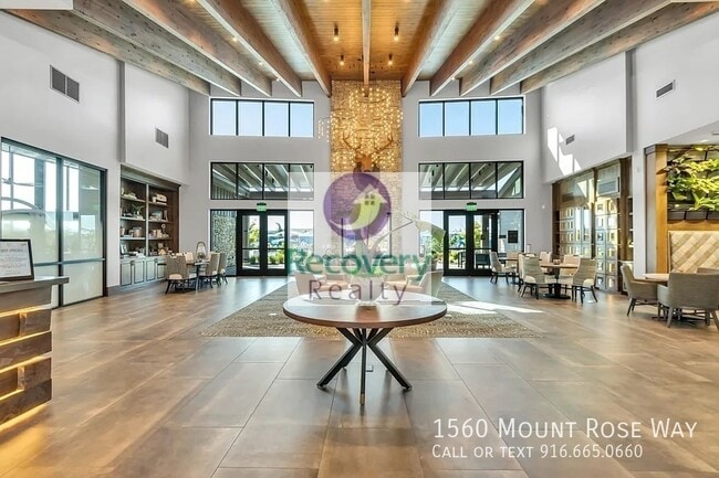 Building Photo - 1560 Mount Rose Ln
