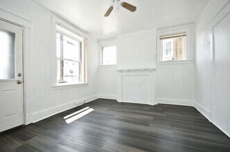 Building Photo - 511 Main St