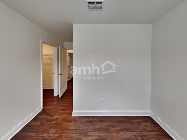 Building Photo - 893 Headland Wy
