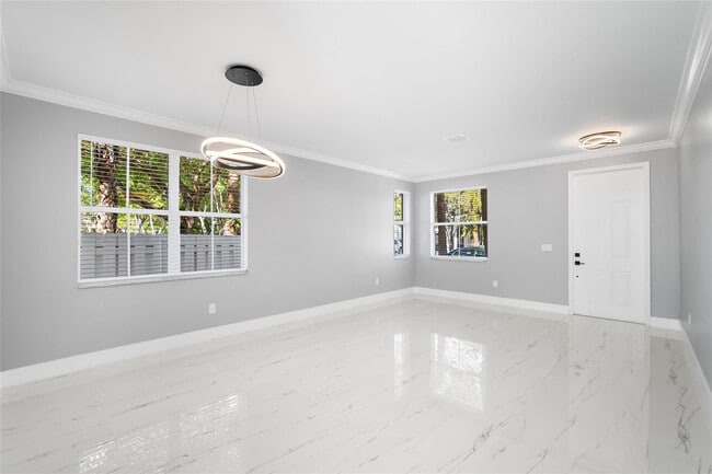 Building Photo - 15580 SW 49th Ct