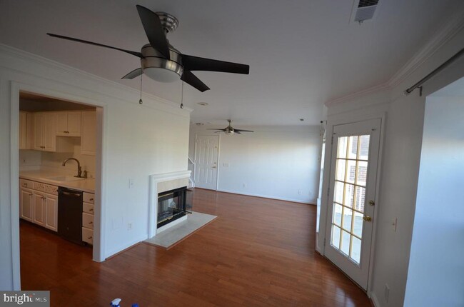 Building Photo - 46891 Eaton Terrace