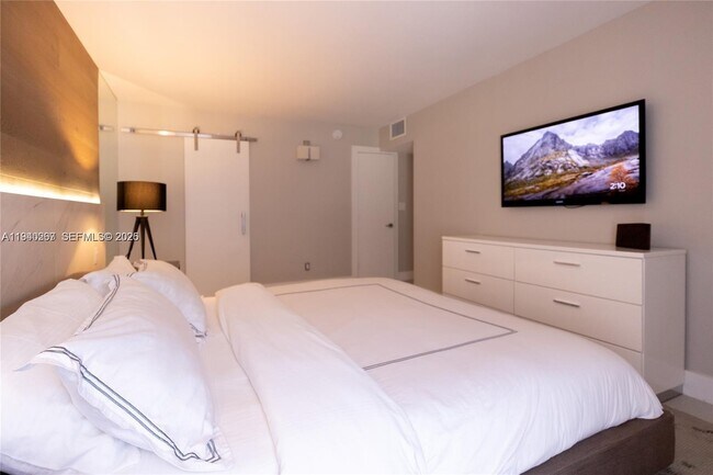 Building Photo - 210 172nd St