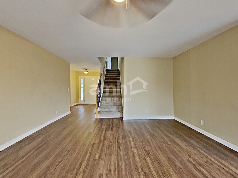 Building Photo - 1262 Lasalle Dr