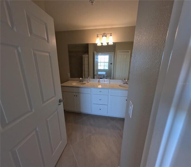 Building Photo - 17626 Gawthrop Dr