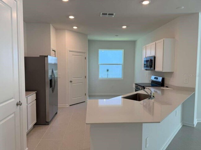 Building Photo - 3483 Mud Cyn Dr