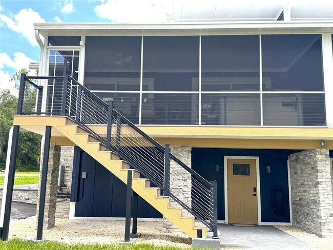 Building Photo - 419 N Apopka Ave