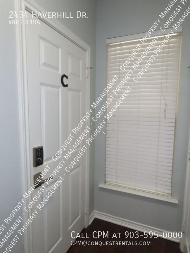 Building Photo - 2434 Haverhill Dr