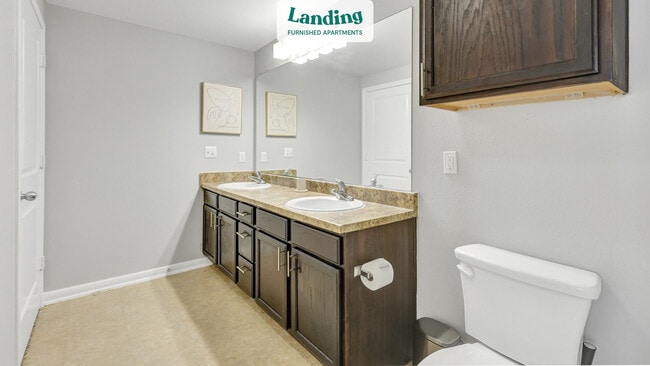 Building Photo - 14807 Woodland Hills Dr