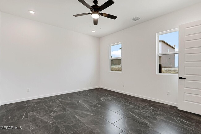 Building Photo - 921 Ada Ln