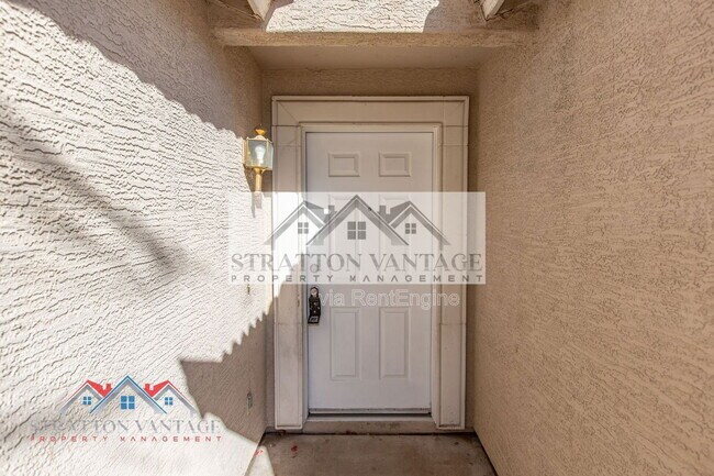 Building Photo - 11754 W Belmont Dr