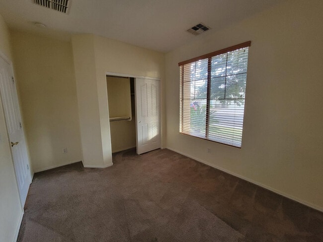 Building Photo - 3562 E Meadowview Dr