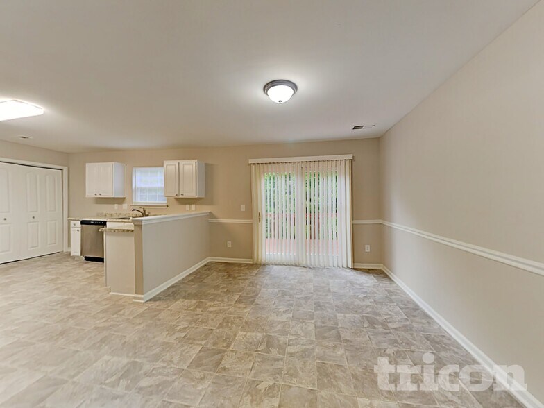 Building Photo - 6238 Dumont Ln