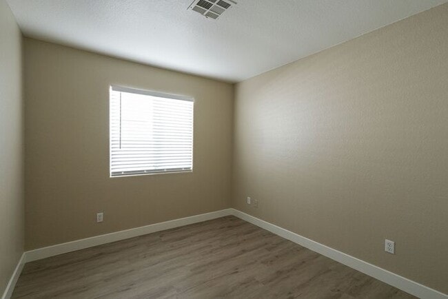 Building Photo - 3 BD 2 BTH SINGLE STORY FOR RENT IN GREEN VALLEY! * COMING SOON *