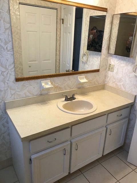 Building Photo - Charming clean 2/2 home in Palm Cay 55