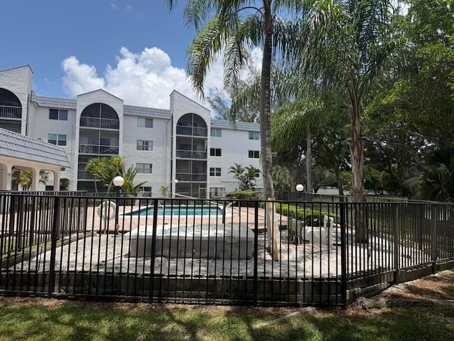 Building Photo - 3360 Spanish Moss Terrace