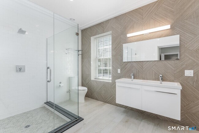 Building Photo - 1990 Bronson Rd