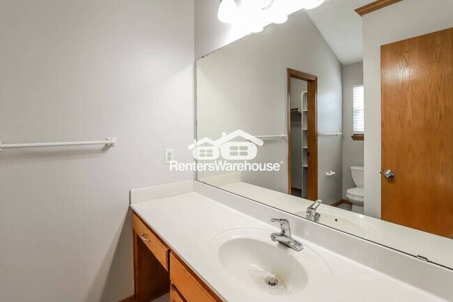 Building Photo - 3 Bedroom / 2.5 Bath in Liberty.