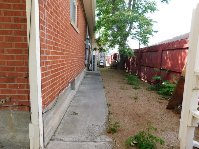 Building Photo - 1911 N 10th St