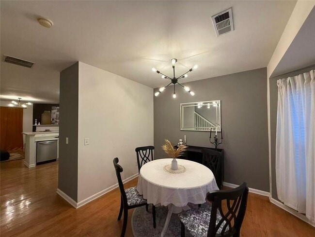 Building Photo - 1487 Cove Creek Cir