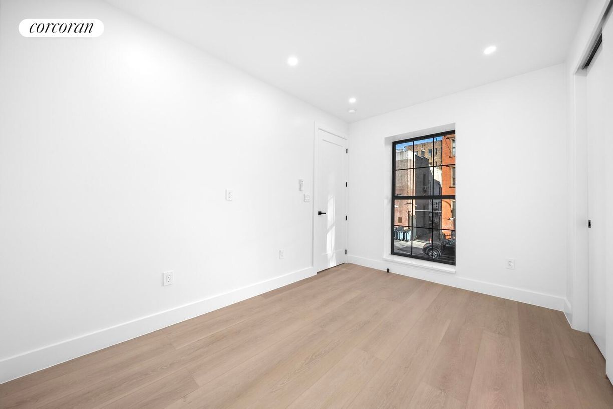 Building Photo - 166 S 2nd St