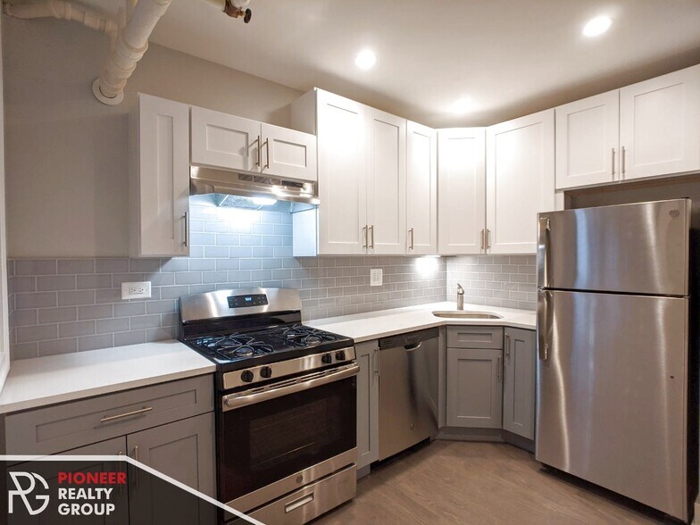 Building Photo - 1931 W Winona St