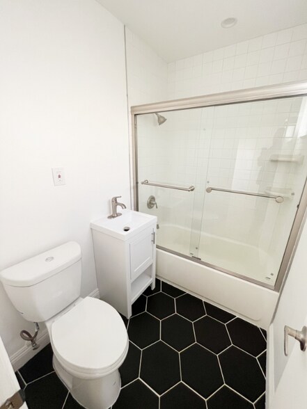 Building Photo - 1521 12th St