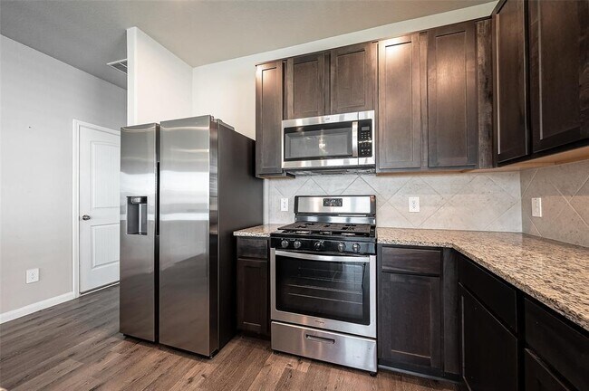 Building Photo - 5619 Brooklyn Rose Dr