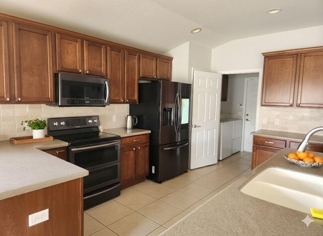 Building Photo - Spacious and Comfortable Home for Rent!