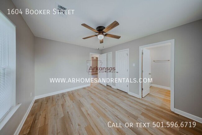 Building Photo - 1604 S Booker St