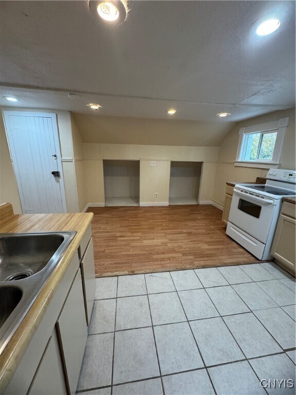 Building Photo - 2 Champion St