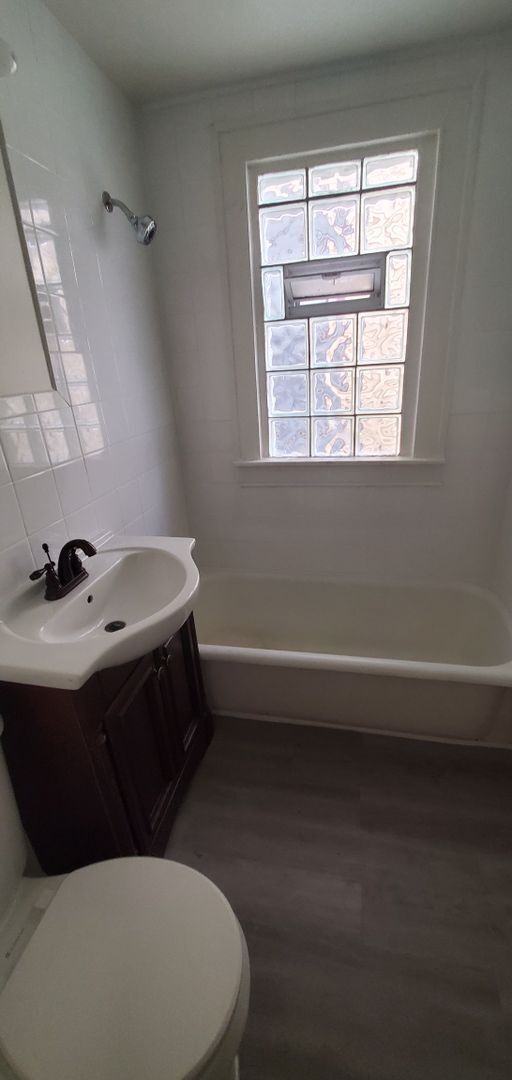 Building Photo - 4438 Sheridan - Vaibhav Mukund Pachalla