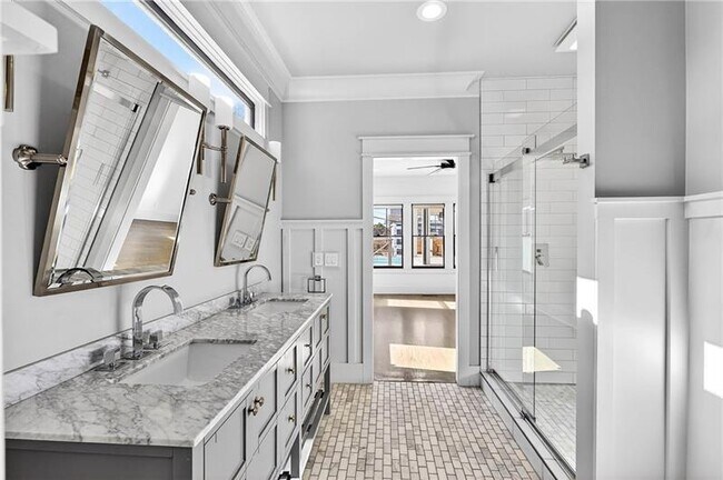 Building Photo - 636 Kennesaw Ave NE