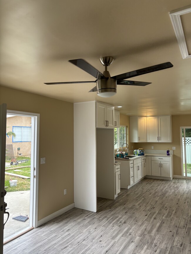 Building Photo - 1332 Maynard Dr