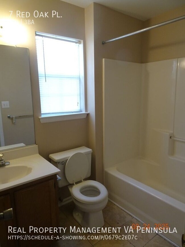 Building Photo - 7 Red Oak Pl