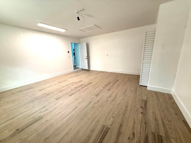 Building Photo - 15859 68th Ct N