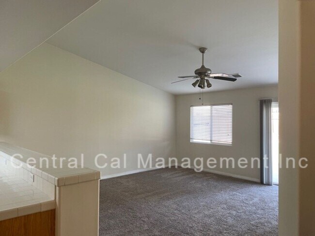 Building Photo - 5 Bedroom, 2 Bath Home in Desired Northwest - $2895 Per Month!