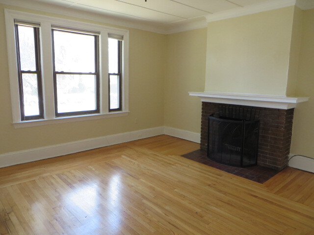 Building Photo - 583 Prospect Ave