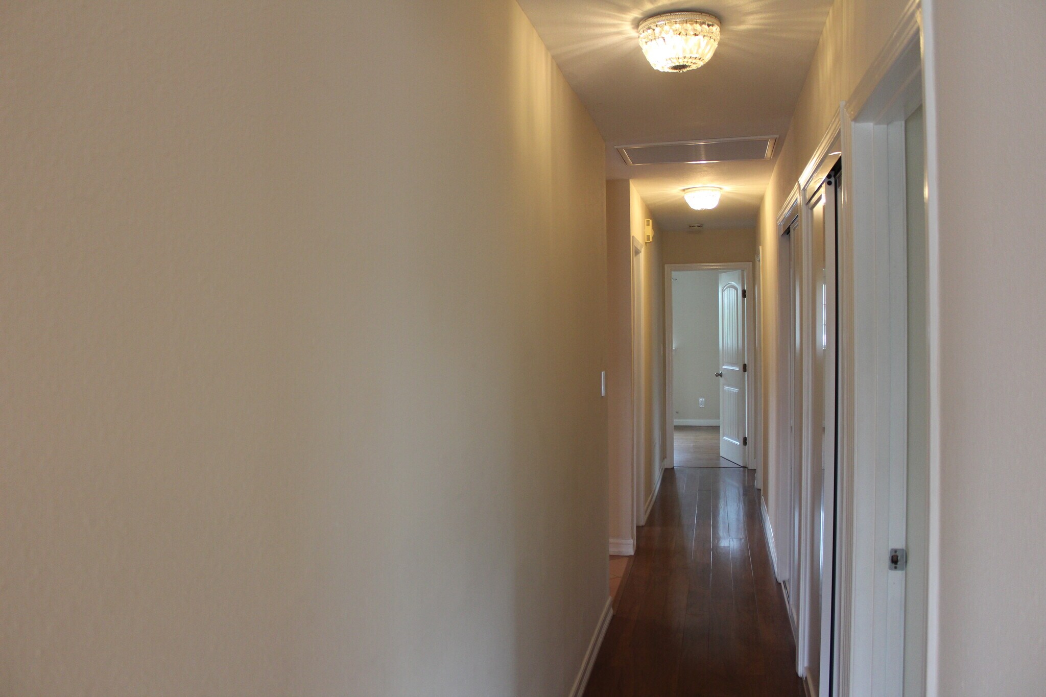 Building Photo - 4649 Mount Armet Dr
