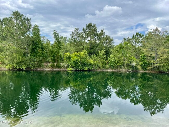 Building Photo - 400 Bayridge Ct