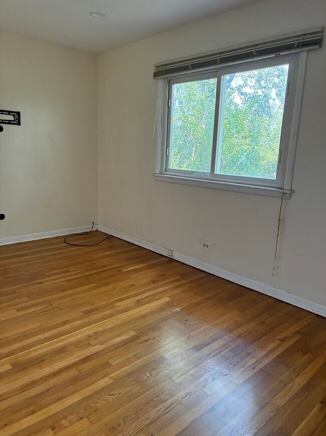Building Photo - 1142 Brighton Pl