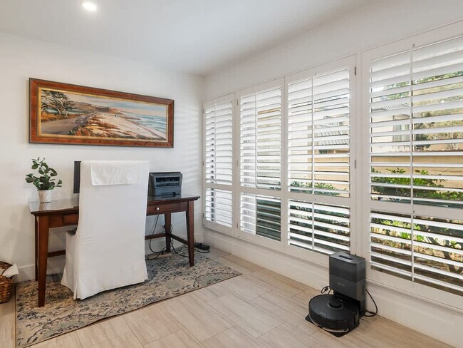 Building Photo - 750 S Sierra Ave