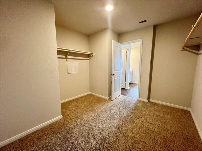 Building Photo - 211 Addison Pl