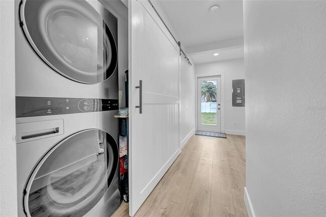 Building Photo - 5548 Dartmouth Ave N