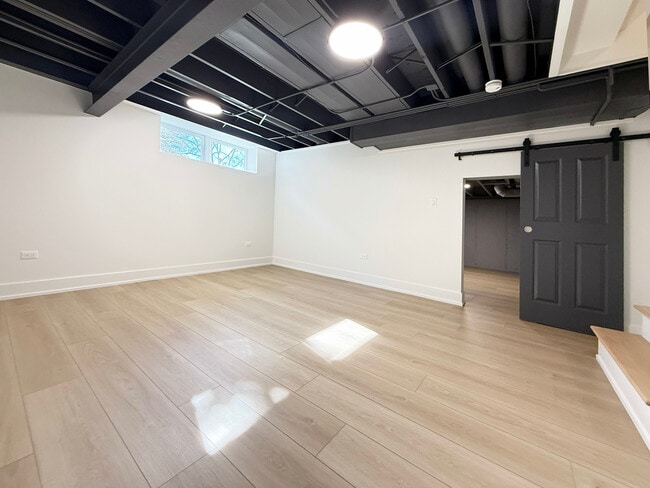 Building Photo - 3103 N Wilshire Ln