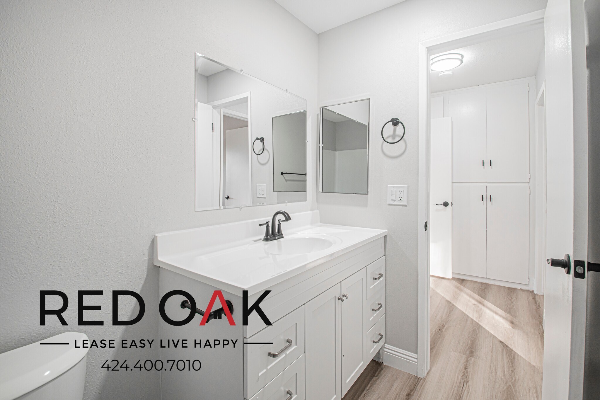 Building Photo - 821 N Wilcox Ave