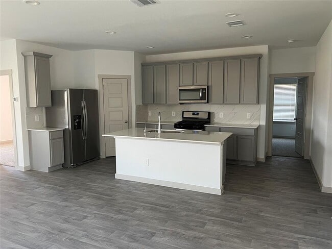 Building Photo - 7919 Cattleman Vly Dr
