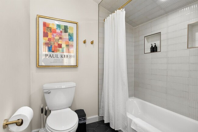 Building Photo - 221 Ardmore Dr