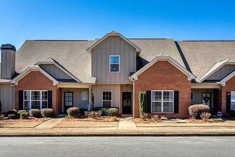 Building Photo - 1630 Academy Dr