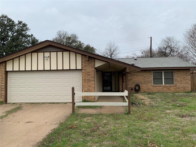 Building Photo - 3507 Hummingbird Ln